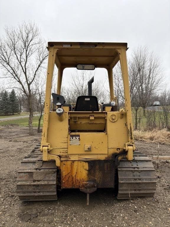 Image of Caterpillar D3C equipment image 2