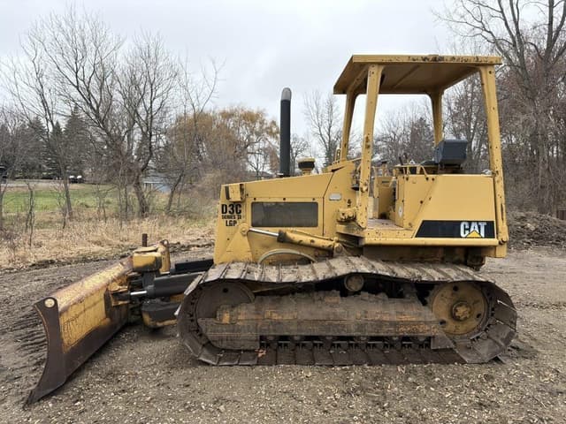 Image of Caterpillar D3C equipment image 1