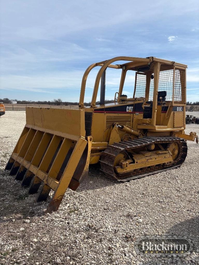 Caterpillar D3C Equipment Image0