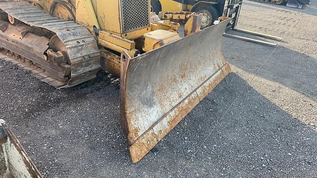 Image of Caterpillar D3C equipment image 3