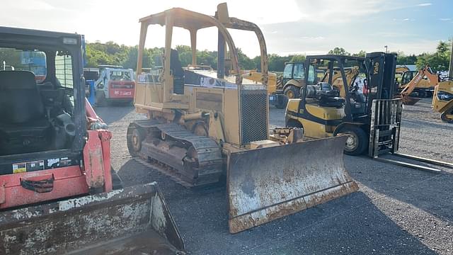 Image of Caterpillar D3C equipment image 2