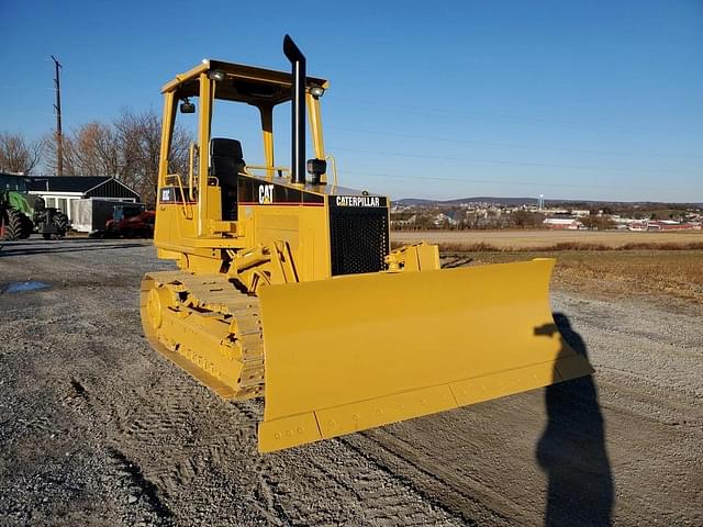 Image of Caterpillar D3C equipment image 1