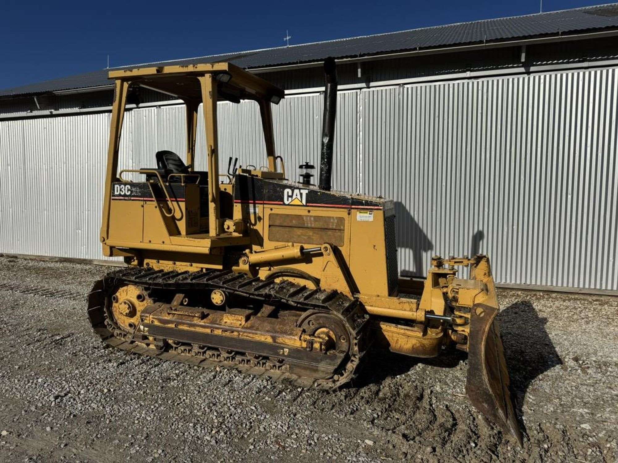Caterpillar D3C XL Equipment Image0