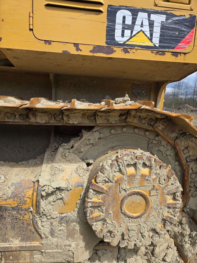Image of Caterpillar D3K XL equipment image 2