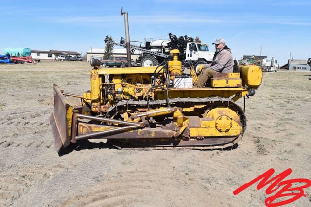 Image of Caterpillar D4 equipment image 2