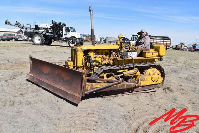Image of Caterpillar D4 equipment image 1