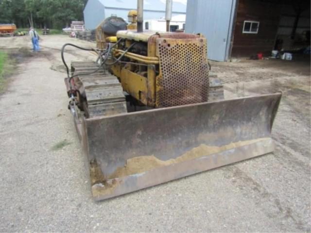 Image of Caterpillar D4 equipment image 2