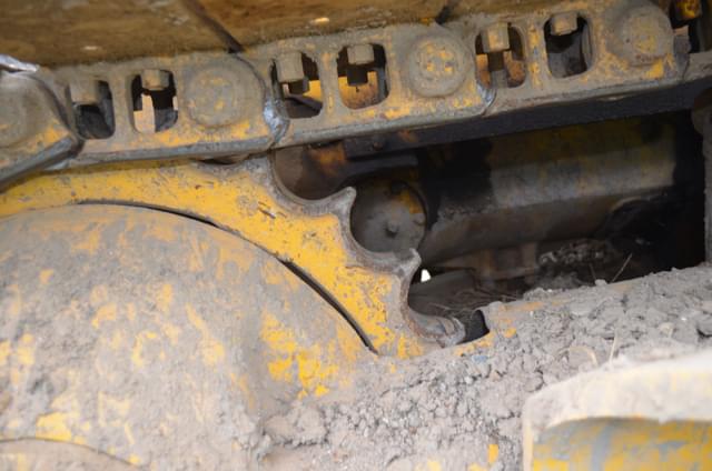 Image of Caterpillar D4 equipment image 4