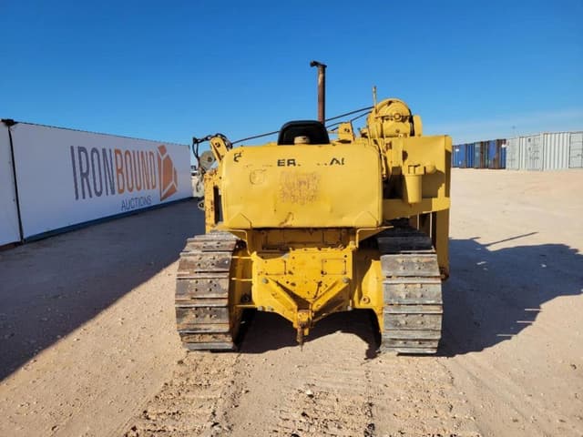 Image of Caterpillar D4 equipment image 3