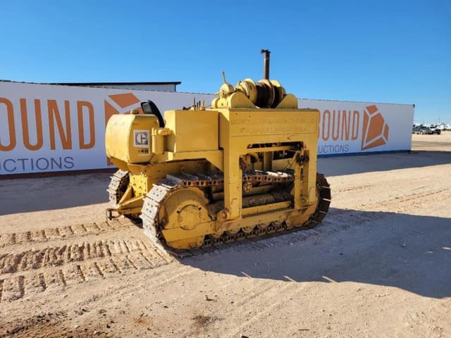 Image of Caterpillar D4 equipment image 4