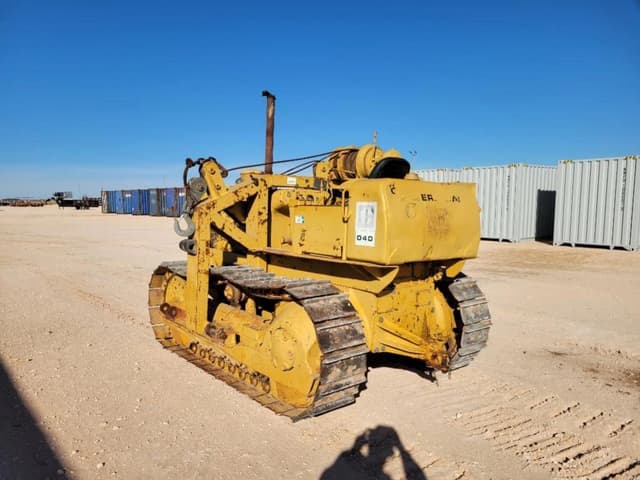 Image of Caterpillar D4 equipment image 2