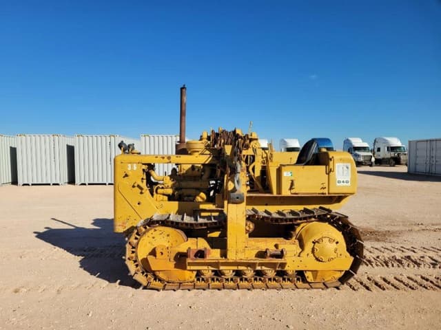 Image of Caterpillar D4 equipment image 1