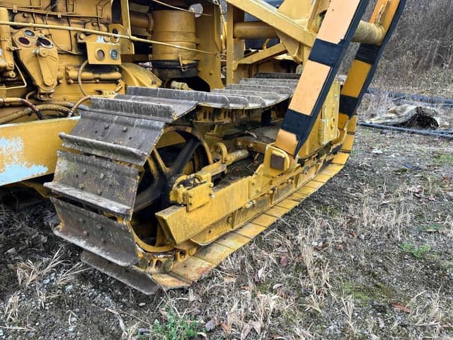 Image of Caterpillar D4 equipment image 3