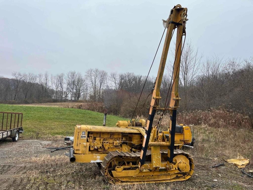 Caterpillar D4 Equipment Image0