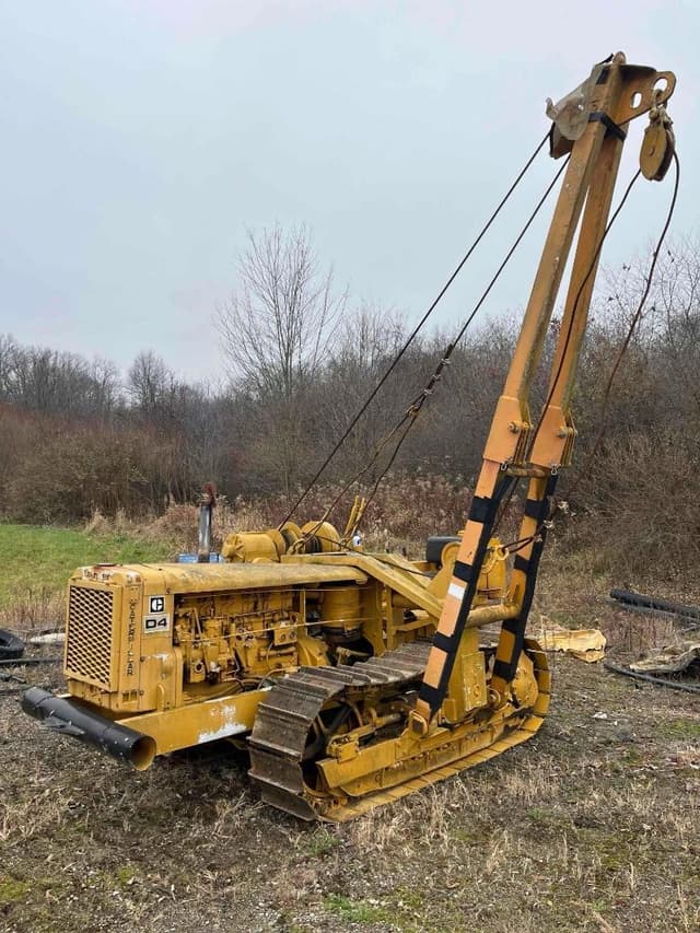 Image of Caterpillar D4 equipment image 1