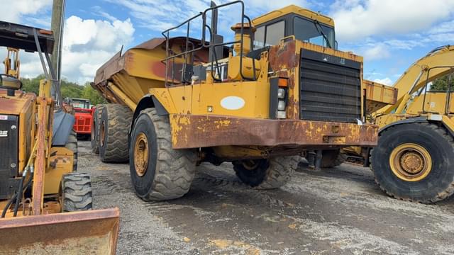 Image of Caterpillar D400E equipment image 2