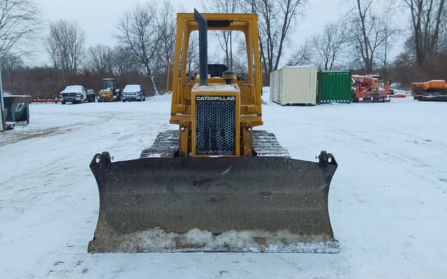 Image of Caterpillar D4C equipment image 2