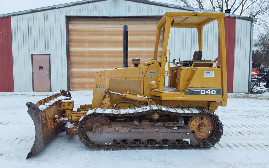 Caterpillar D4C Equipment Image0