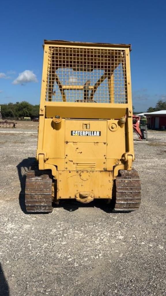 Image of Caterpillar D4C equipment image 2