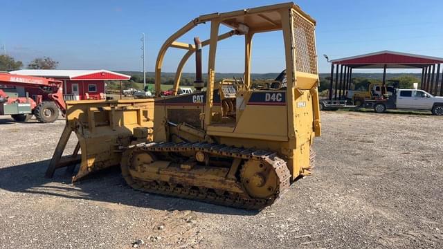 Image of Caterpillar D4C equipment image 1