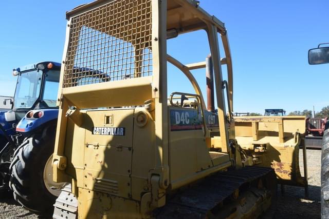 Image of Caterpillar D4C equipment image 2