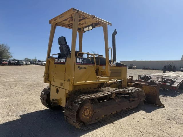 Image of Caterpillar D4C equipment image 4