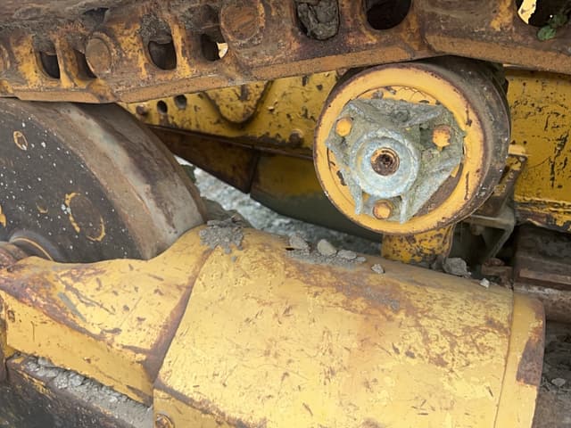 Image of Caterpillar D4E equipment image 3