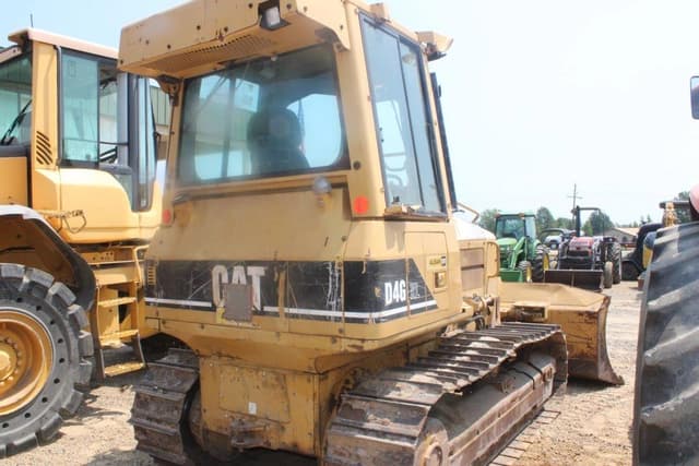 Image of Caterpillar D4G equipment image 3