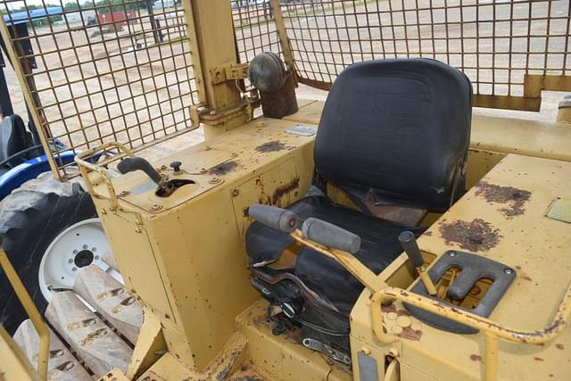 Image of Caterpillar D4H-LGP equipment image 4