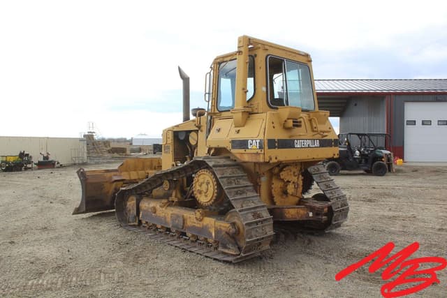 Image of Caterpillar D4H Series II equipment image 2