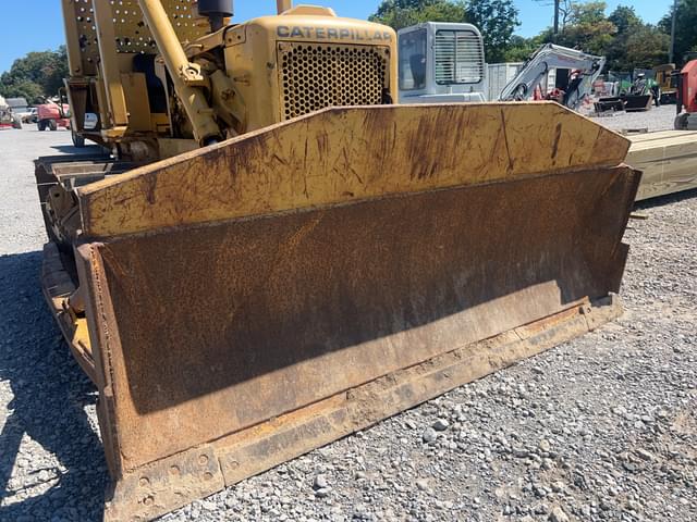 Image of Caterpillar D5 equipment image 3