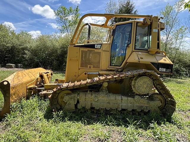 Image of Caterpillar D5 equipment image 2