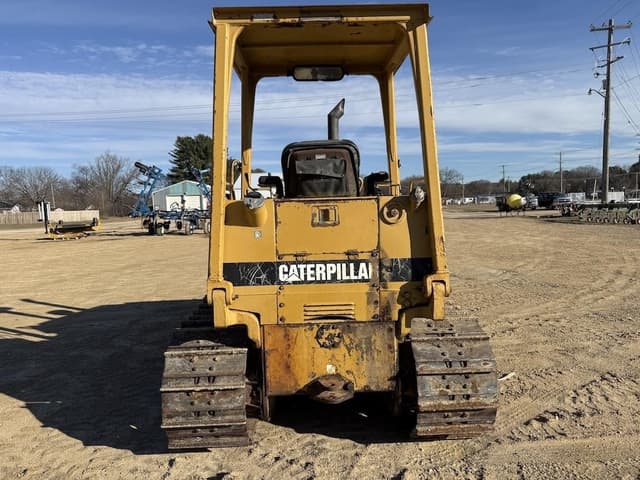 Image of Caterpillar D5C equipment image 4