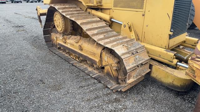 Image of Caterpillar D5M equipment image 4
