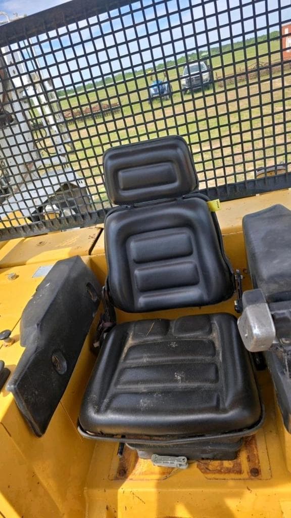 Image of Caterpillar D5M equipment image 4