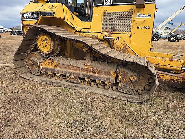 Image of Caterpillar D5M LGP equipment image 3