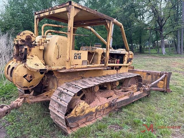 Image of Caterpillar D6 equipment image 1