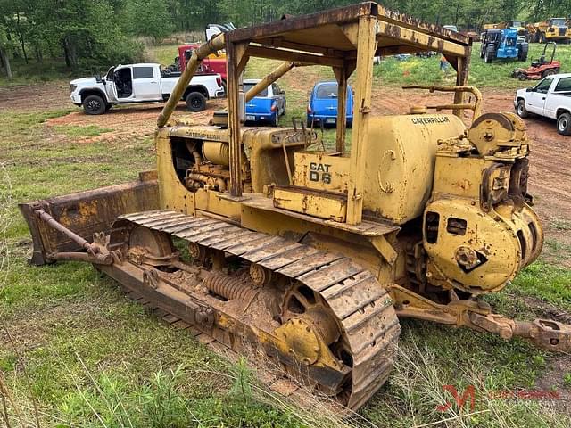 Image of Caterpillar D6 equipment image 2