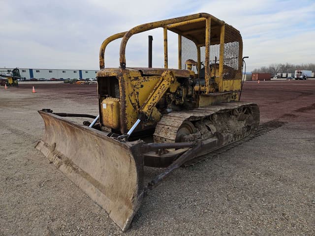 Image of Caterpillar D6 equipment image 1