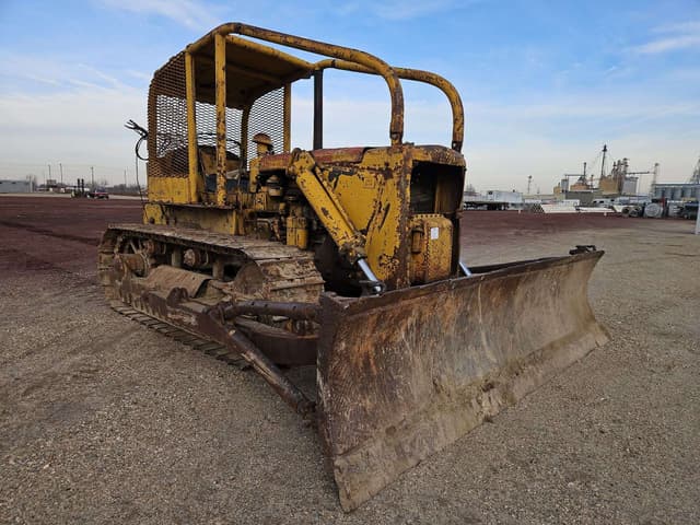 Image of Caterpillar D6 equipment image 3