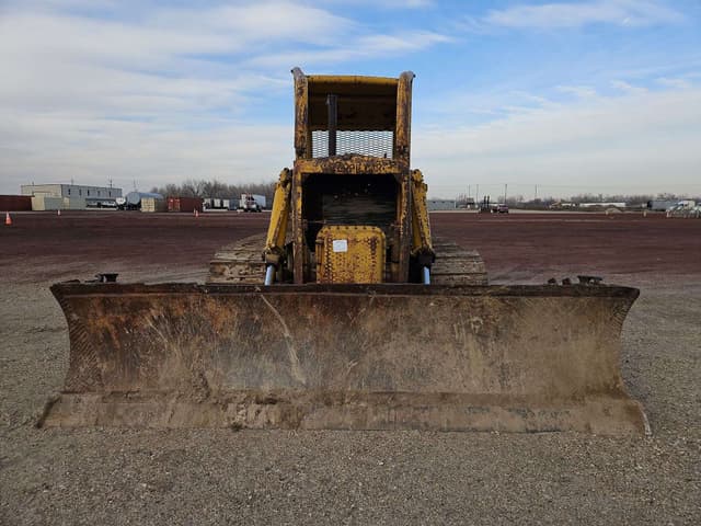 Image of Caterpillar D6 equipment image 2