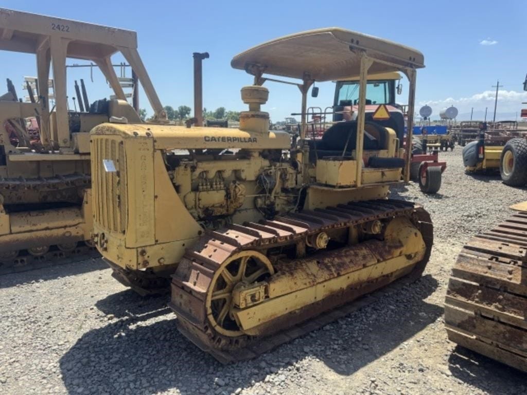 Caterpillar D6 Equipment Image0