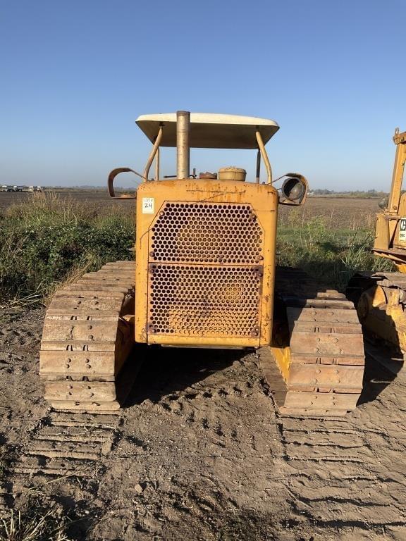 Image of Caterpillar D6C equipment image 2