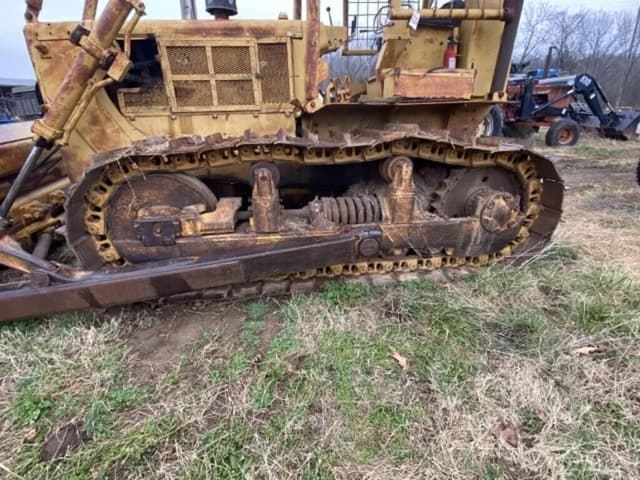 Image of Caterpillar D6C equipment image 1