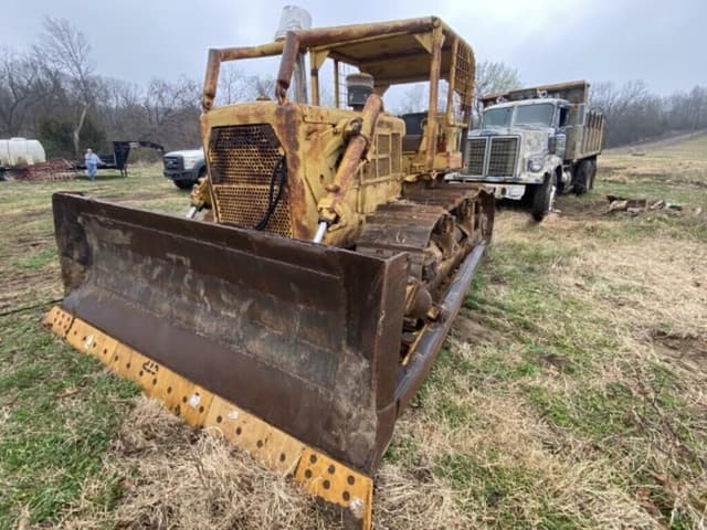 Image of Caterpillar D6C equipment image 2