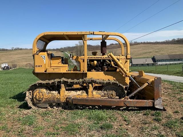 Image of Caterpillar D6C equipment image 2