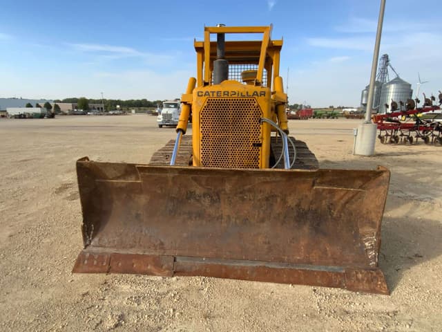 Image of Caterpillar D6C equipment image 2