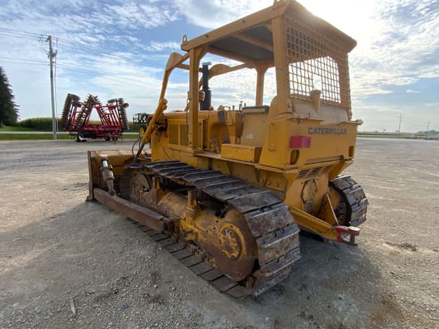 Image of Caterpillar D6C equipment image 4