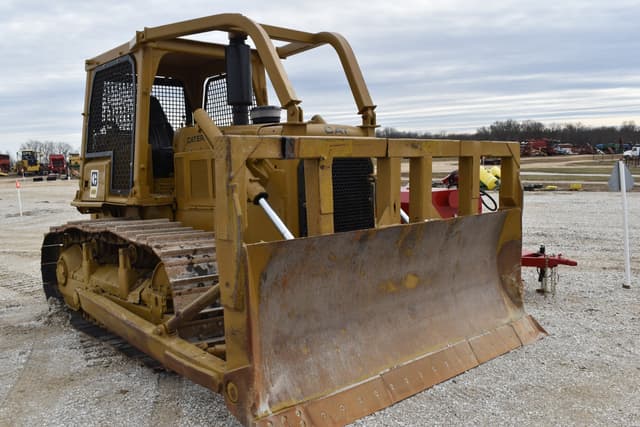 Image of Caterpillar D6D equipment image 2