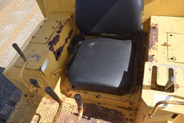Image of Caterpillar D6D equipment image 4